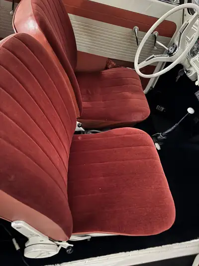 Volkswagen Käfer 11 De Luxe 1964 — Cabriolet vintage blanc, moteur essence fiable — Innenraum