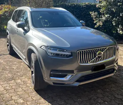 Volvo XC90 B5 Diesel Mild Hybrid — SUV premium 7 places, technologie hybride légère — vue extérieure