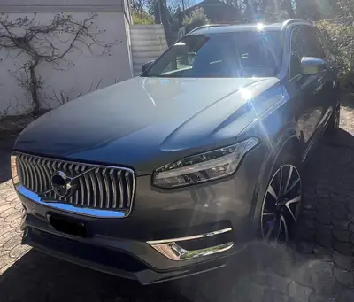 Volvo XC90 B5 Diesel Mild Hybrid — SUV premium 7 places, technologie hybride légère — côté
