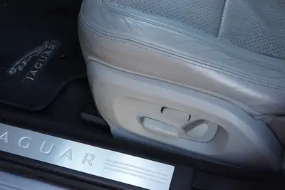 Jaguar XF 3.0d S V6 Portfolio — Berline premium diesel, 8 roues, expertisé 2025 — Miniatura 12