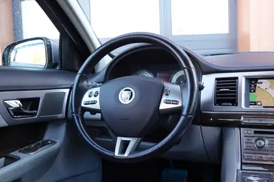 Jaguar XF 3.0d S V6 Portfolio — Berline premium diesel, 8 roues, expertisé 2025 — Miniatura 31