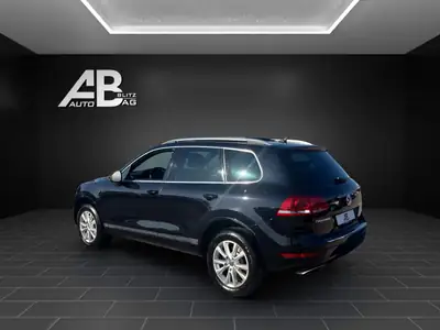 VW Touareg 3.0 TDI — SUV robuste, motorisation puissante et équipement premium — arrière