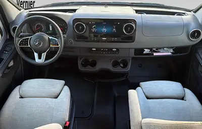 Mercedes-Benz Sprinter Microlinner Yucon 2024 — Camping-car intégral, très faible kilométrage — Thumbnail 10