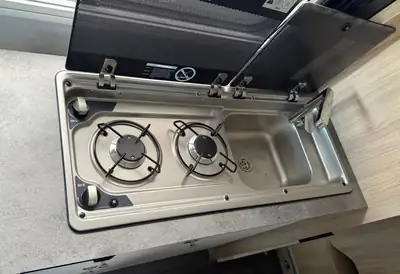 Mercedes-Benz Sprinter Microlinner Yucon 2024 — Camping-car intégral, très faible kilométrage — Thumbnail 12