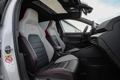 VW Golf 2.0 TSI GTI DSG — Sportivité premium et technologie de pointe — Miniatura 11