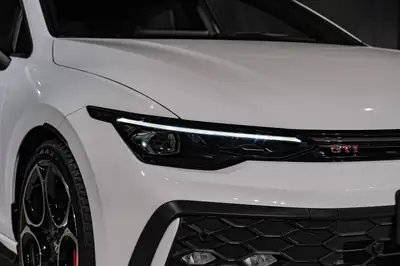 VW Golf 2.0 TSI GTI DSG — Sportivité premium et technologie de pointe — Miniatura 27