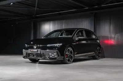 Volkswagen Golf 2.0 TSI GTI — Sportive élégante, pratiquement neuve avec 9 950 km — interior