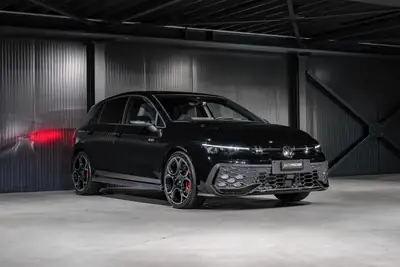 Volkswagen Golf 2.0 TSI GTI — Sportive élégante, pratiquement neuve avec 9 950 km — dashboard