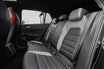 Volkswagen Golf 2.0 TSI GTI — Sportive élégante, pratiquement neuve avec 9 950 km — Thumbnail 12