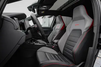 Volkswagen Golf 2.0 TSI GTI — Sportive élégante, pratiquement neuve avec 9 950 km — Thumbnail 10