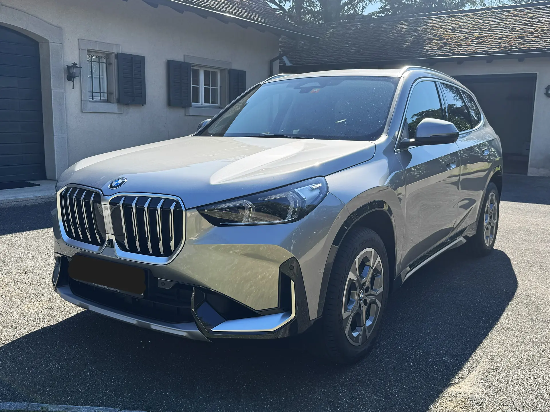 BMW X1 xDrive 23i 48V — SUV compact hybride léger, quasi neuf à 605 km