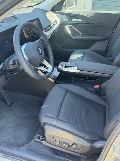 BMW X1 xDrive 23i 48V — SUV compact hybride léger, quasi neuf à 605 km — Detail