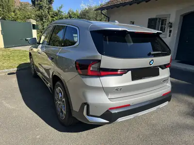 BMW X1 xDrive 23i 48V — SUV compact hybride léger, quasi neuf à 605 km — Armaturenbrett