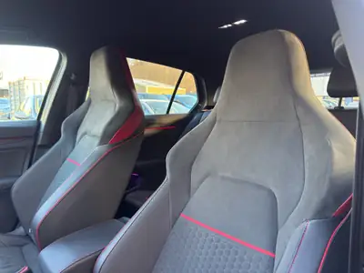 Volkswagen Golf 2.0 TSI GTI Clubsport — Performance sportive et garantie constructeur — Miniature 10