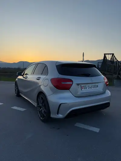 Mercedes-Benz A 45 AMG 4Matic — 410 ch, performance compacte et légendaire — arrière