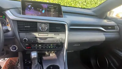 Lexus RX 450h F-Sport — SUV hybride premium, entretien impeccable — détail