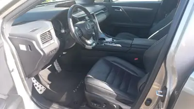 Lexus RX 450h F-Sport — SUV hybride premium, entretien impeccable — intérieur