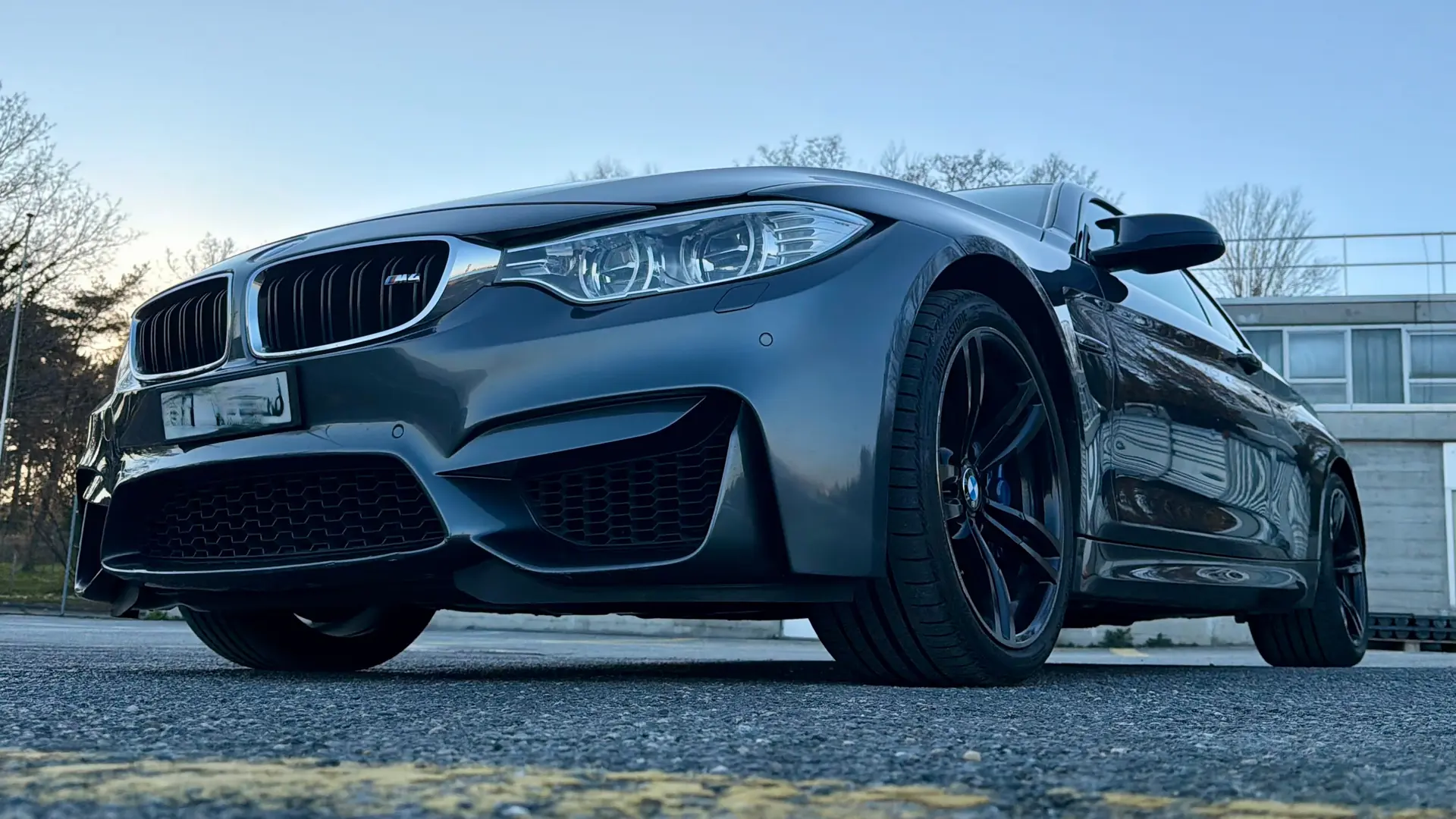 BMW M4 Coupé DKG — Sportive de légende, 431 ch et transmission semi-automatique