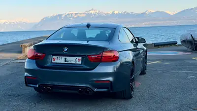 BMW M4 Coupé DKG — Sportive de légende, 431 ch et transmission semi-automatique — cruscotto