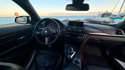 BMW M4 Coupé DKG — Sportive de légende, 431 ch et transmission semi-automatique — Miniatura 9