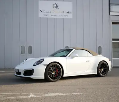 Porsche 911 Carrera 4S Cabrio PDK — Roadster mythique, 49000 km, toit électrique — vue extérieure