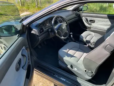 Peugeot 406 Coupé 2.2 HDI — Chef-d'œuvre Pininfarina, youngtimer élégant — interni