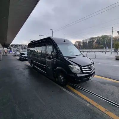 Mercedes-Benz Sprinter 519 BT — 19+1 places, minibus fiable et spacieux — rear view