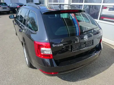 Skoda Octavia Combi 2.0 TDI 4x4 — Polyvalence robuste et consommation maîtrisée — side view