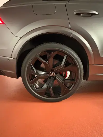 Audi RSQ8 2021 — Le SUV coupé haute performance, 37'000 km seulement — Seitenansicht