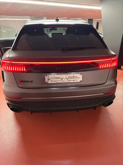 Audi RSQ8 2021 — Le SUV coupé haute performance, 37'000 km seulement — Innenraum