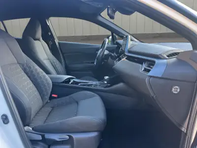 Toyota C-HR 1.8 HSD — Hybride économique, 48 500 km, garantie Toyota 10 ans — Thumbnail 11