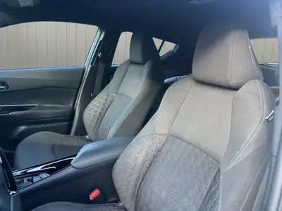 Toyota C-HR 1.8 HSD — Hybride économique, 48 500 km, garantie Toyota 10 ans — Thumbnail 10