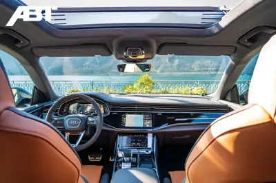 Audi Q8 ABT Exclusive 558 PS — Hybride rechargeable haute performance, 3000 km seulement — côté