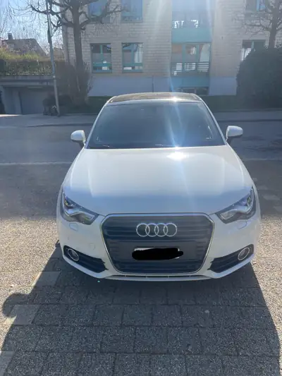 Audi A1 Sportback 1.6 TDI — Citadine économique et fiable, navigation embarquée — exterior view