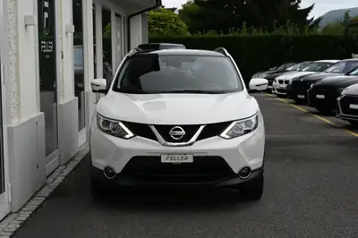 Nissan Qashqai 1.6 dCi Tekna — SUV compact 4x4, caméra 360° et toit panoramique — rear view
