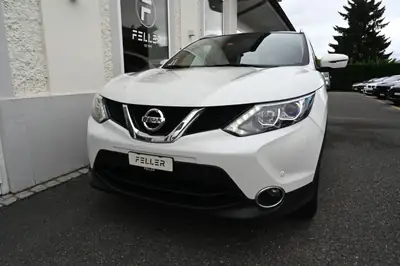 Nissan Qashqai 1.6 dCi Tekna — SUV compact 4x4, caméra 360° et toit panoramique — interior