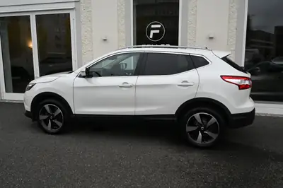 Nissan Qashqai 1.6 dCi Tekna — SUV compact 4x4, caméra 360° et toit panoramique — detail