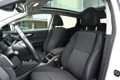 Nissan Qashqai 1.6 dCi Tekna — SUV compact 4x4, caméra 360° et toit panoramique — Thumbnail 12