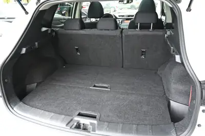 Nissan Qashqai 1.6 dCi Tekna — SUV compact 4x4, caméra 360° et toit panoramique — Thumbnail 15
