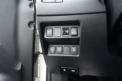 Nissan Qashqai 1.6 dCi Tekna — SUV compact 4x4, caméra 360° et toit panoramique — Thumbnail 16