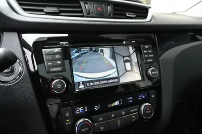 Nissan Qashqai 1.6 dCi Tekna — SUV compact 4x4, caméra 360° et toit panoramique — Thumbnail 19