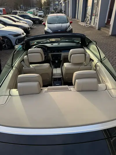 BMW 320d Cabriolet — Cabriolet diesel sportif, entretien soigné, sans accident — Miniatur 9