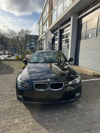 BMW 320d Cabriolet — Cabriolet diesel sportif, entretien soigné, sans accident — Miniatur 8