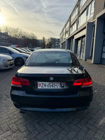 BMW 320d Cabriolet — Cabriolet diesel sportif, entretien soigné, sans accident — Miniatur 15