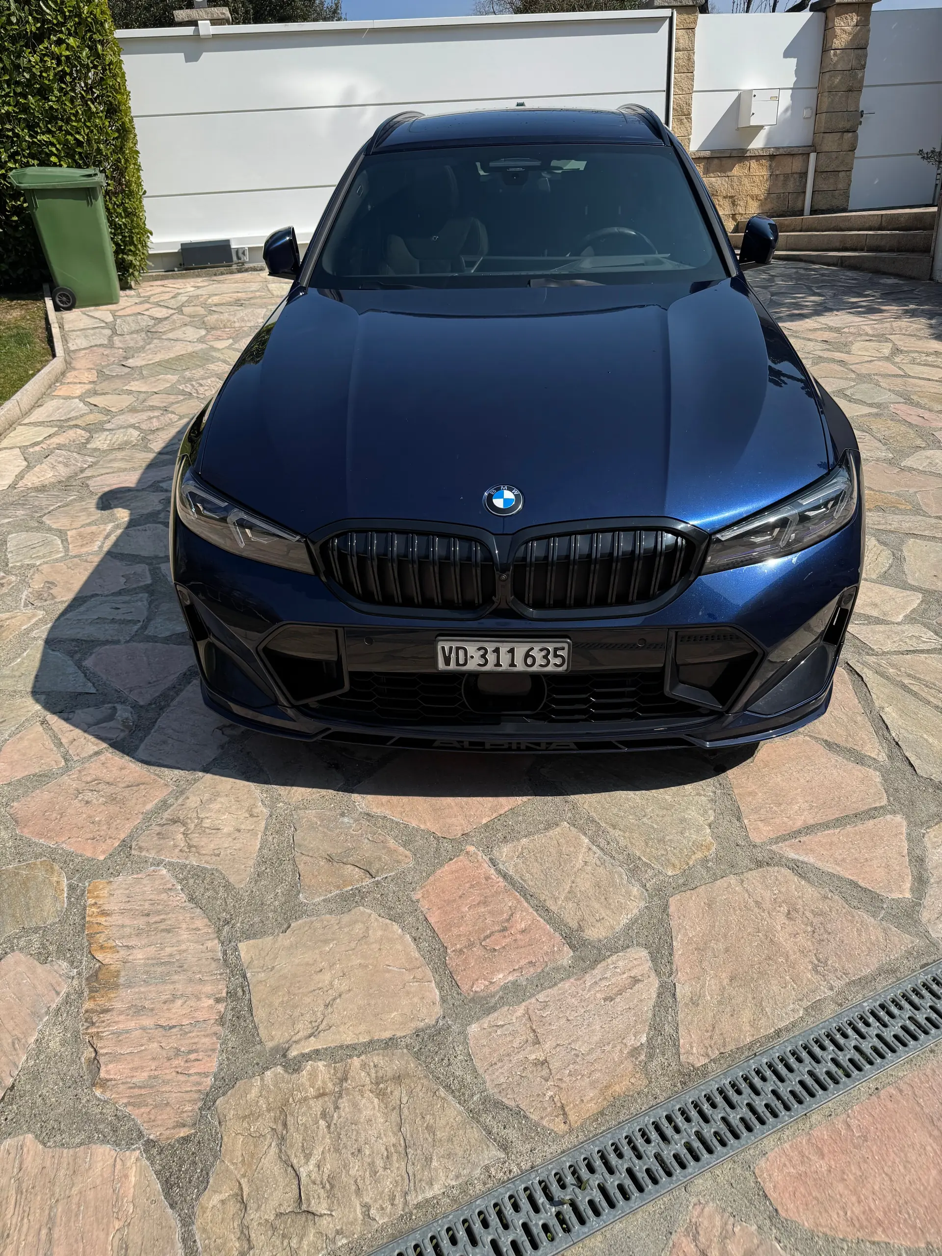BMW-Alpina B3 BiTurbo Touring — Berline familiale haute performance, 495 ch xDrive — vue extérieure
