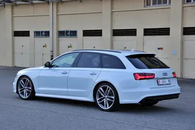 Audi A6 Avant S-Line 3.0 BiTDI — Break premium V6 diesel, AWD et très bien équipé — Heckansicht