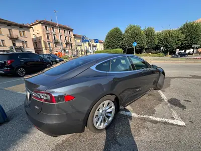 Tesla Model S 100D — Électrique haute performance, autonomie 440 km, unique propriétaire — cruscotto