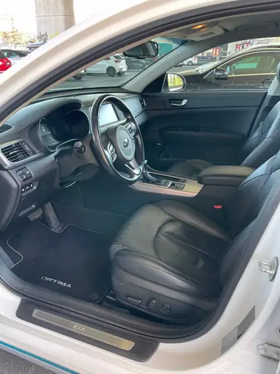 Kia Optima SW PHEV 2.0 T-GDI — Break hybride rechargeable, entretien complet, sans sinistre — côté