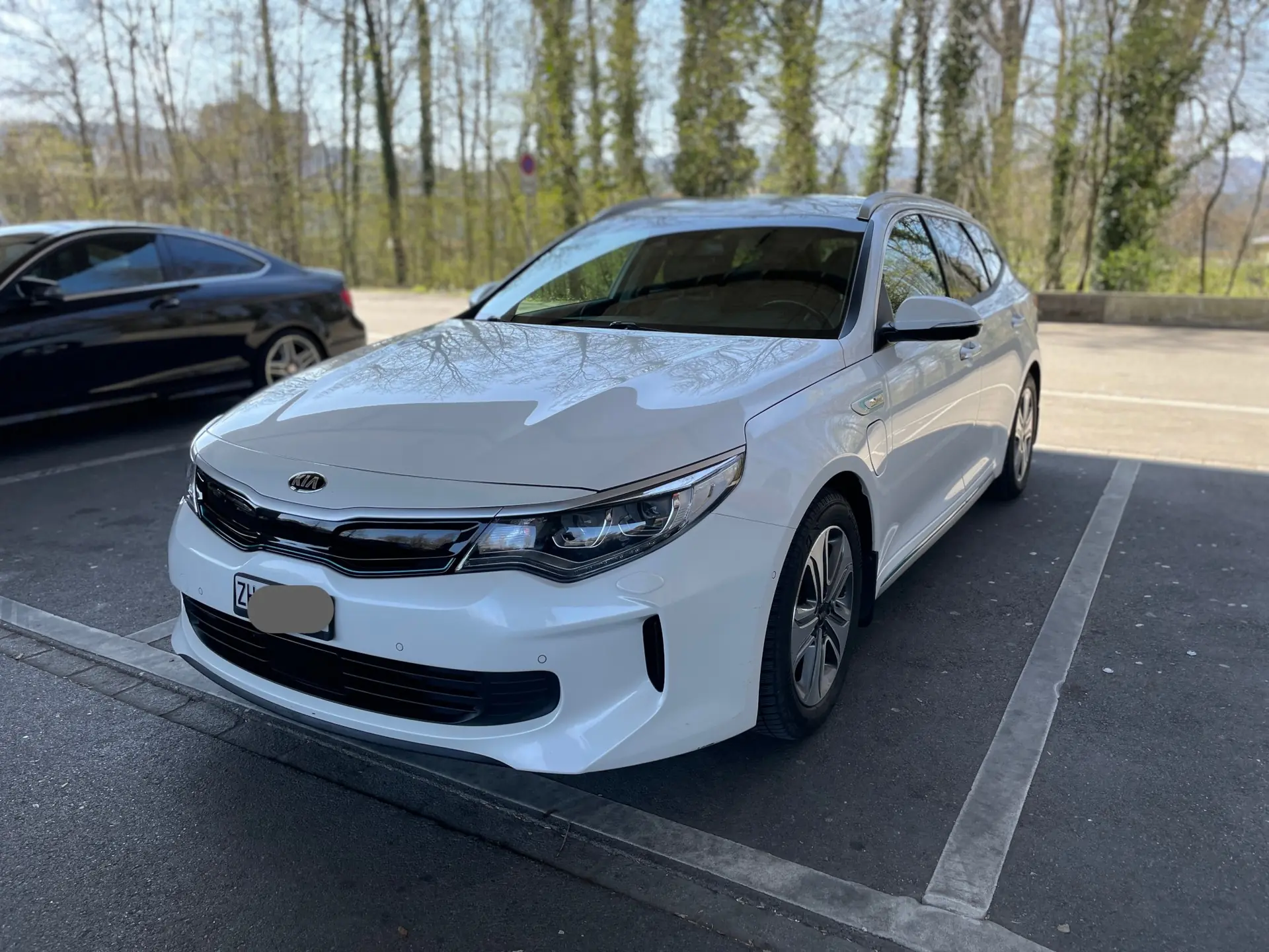 Kia Optima SW PHEV 2.0 T-GDI — Break hybride rechargeable, entretien complet, sans sinistre — vue extérieure