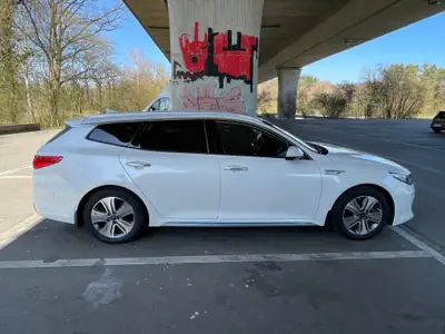 Kia Optima SW PHEV 2.0 T-GDI — Break hybride rechargeable, entretien complet, sans sinistre — intérieur